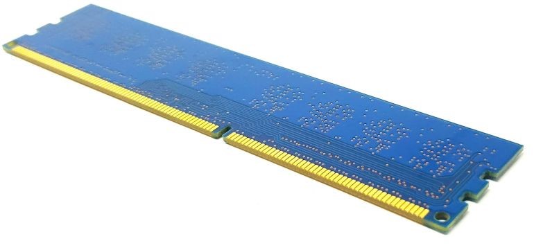 Hynix HMT125U6DFR8C-H9 - 2GB 1333Mhz PC3-10600U DDR3-1333 240-Pin DIMM  Desktop Memory Ram