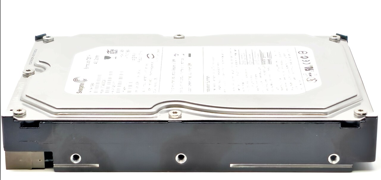 Hitachi HDS724040KLAT80 - 400GB 7.2K RPM 8MB Cache IDE 3.5" Hard Drive Hitachi HDS724040KLAT80 - 400GB 7.2K RPM 8MB Cache IDE 3.5" Hard Drive