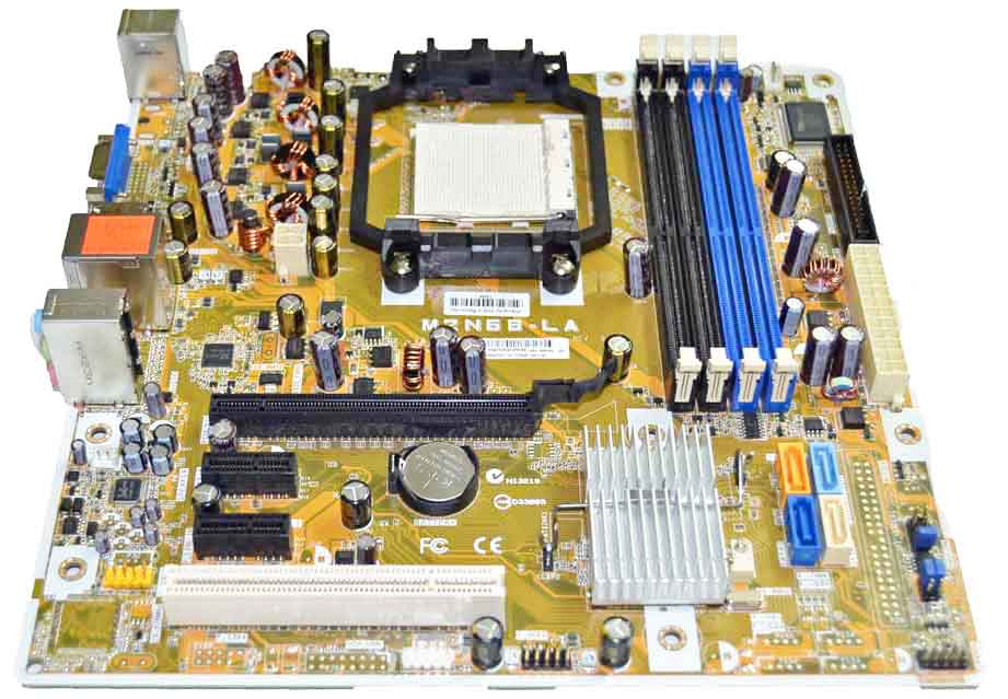 Y8689 - Motherboard / System Board for Latitude D810 Y8689 - Motherboard / System Board for Latitude D810