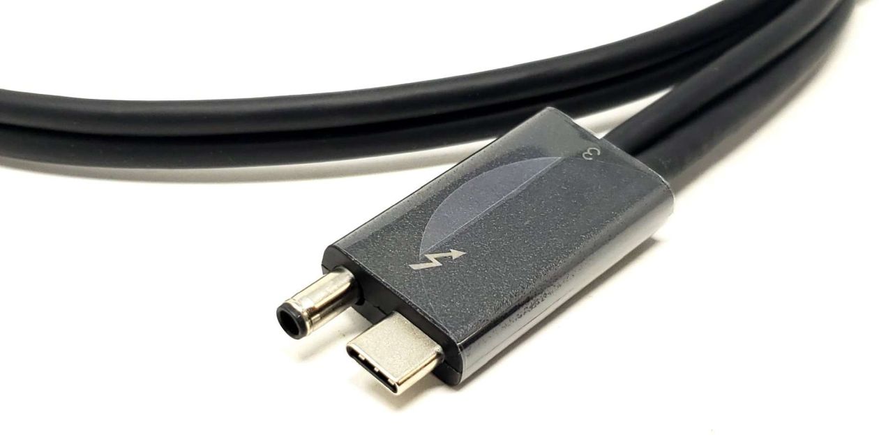 HP L15813-002 - 230W Thunderbolt Cable for HP Zbook G2 Docking Station