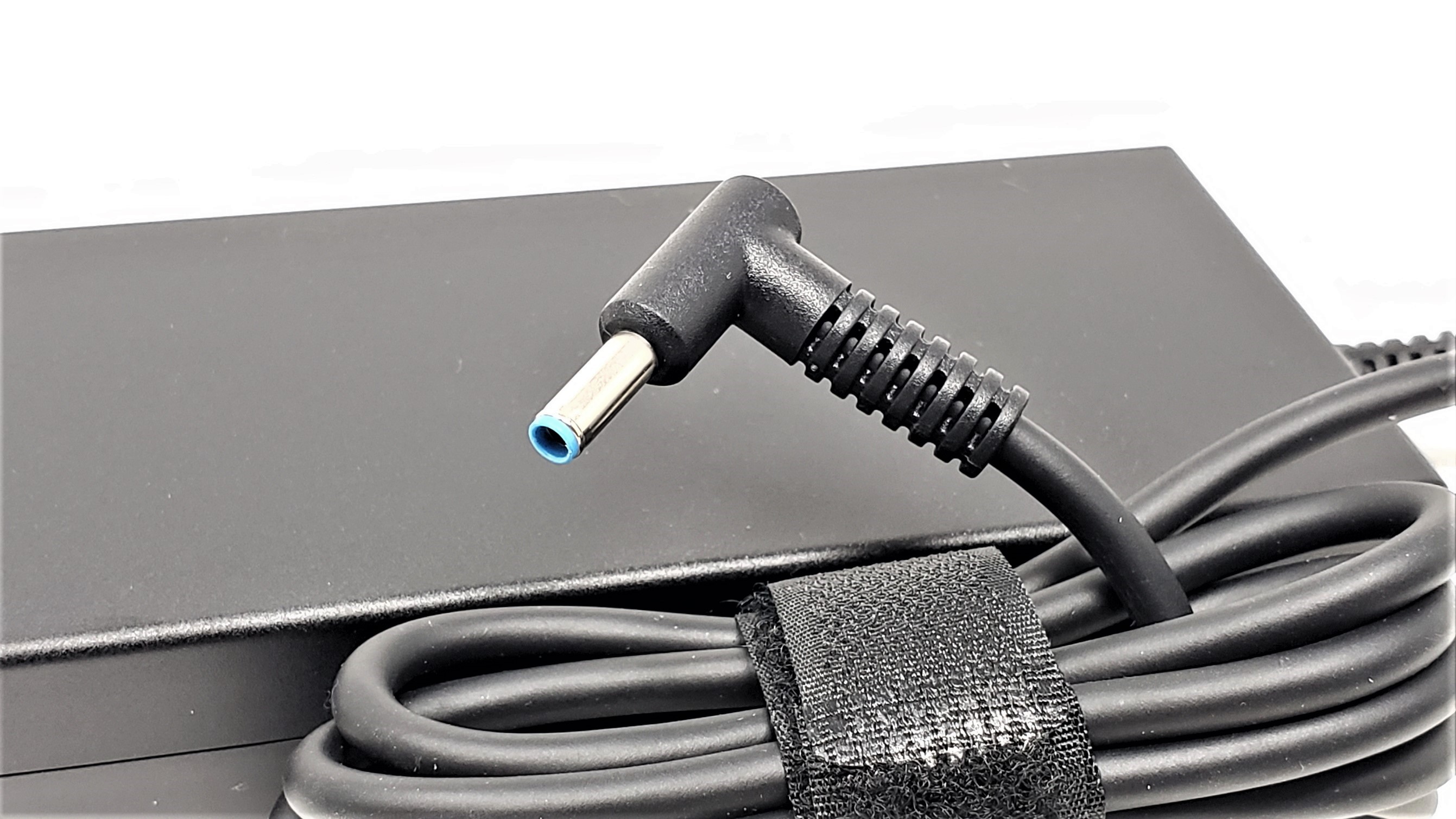 HP 709984-001 - 120W 19.5V 6.15A 3.0mm Blue Tip AC Adapter Charger for HP Envy 15 17 17-J000 Omen 15 15-AE HP 709984-001 - 120W 19.5V 6.15A 3.0mm Blue Tip AC Adapter Charger for HP Envy 15 17 17-J000 Omen 15 15-AE
