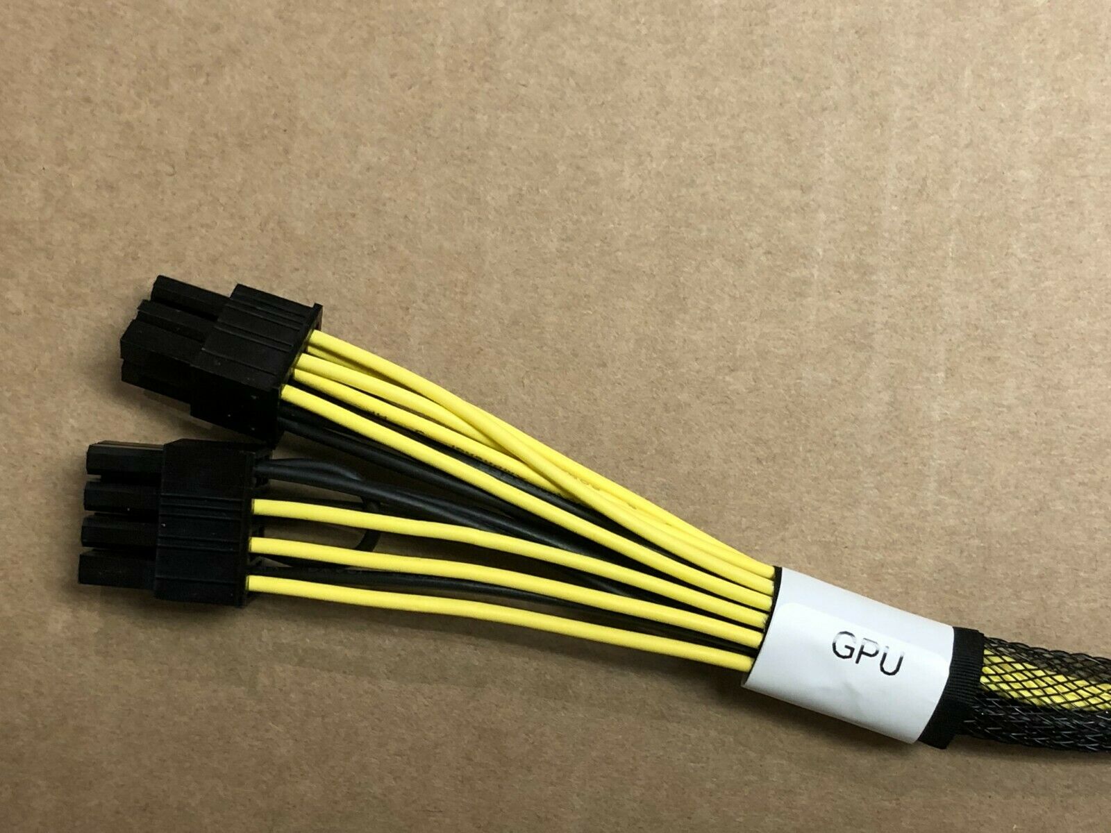 HP 869805-001 - HPE GPU 8px6p Y-Power Cable - Single Cable - CPU