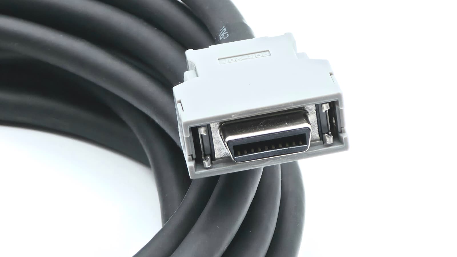 A860-0365-V501 - 5M Servo Encoder Cable 17-Pin Right-Angle Circular to Rectangular Connector for Fanuc