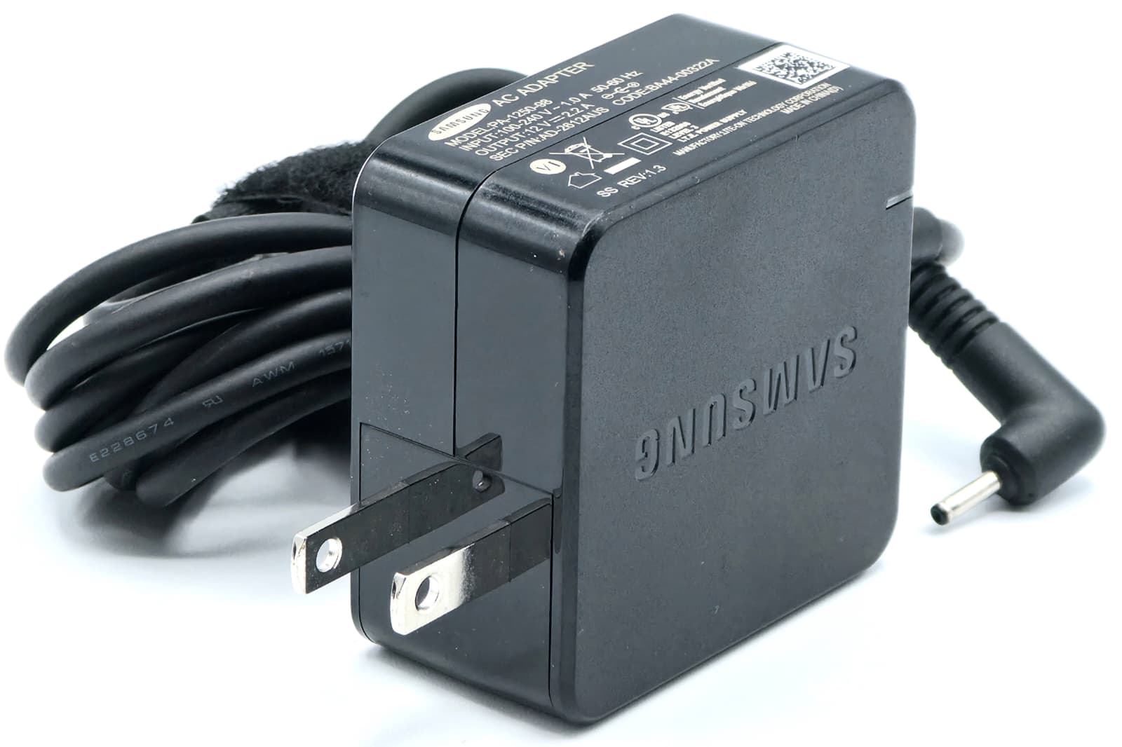 AD-2612BKR - 26W 12V 2.2A 2.5mm x 0.7mm Barrel Connector AC Adapter Charger for Samsung Chromebook 3 / 2 / XE500C13-K03US / XE501C13-K02US / XE501C13-K01US / XE500C12-K01US