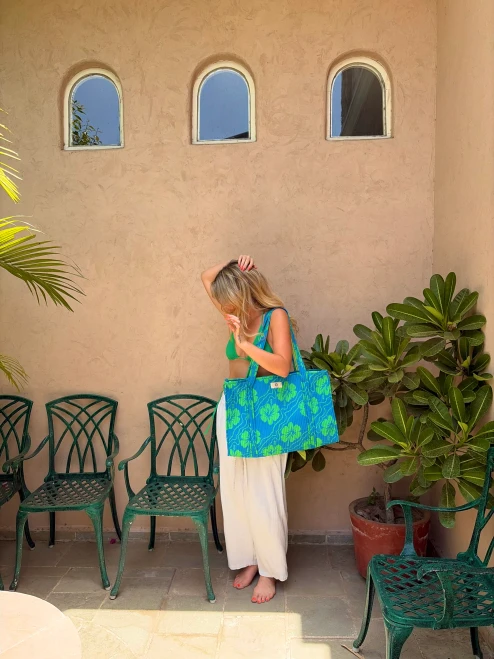 The Islander ~ Blue Hibiscus Large Zipped Tote