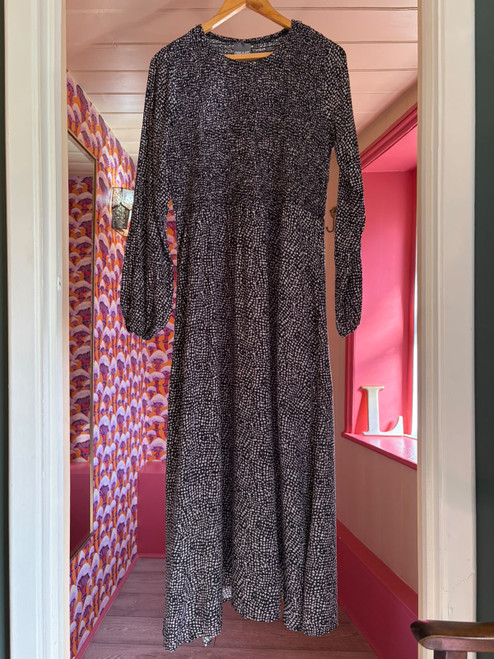 Cobbled Spot Long Sleeve Shirring Dress ~ Black