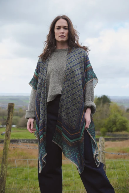 One Hundred Stars Wool Throwover ~ Amulet Emerald