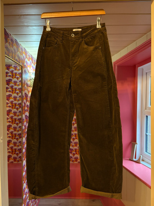 9320 Barrel Leg Corduroy’s ~ Chocolate