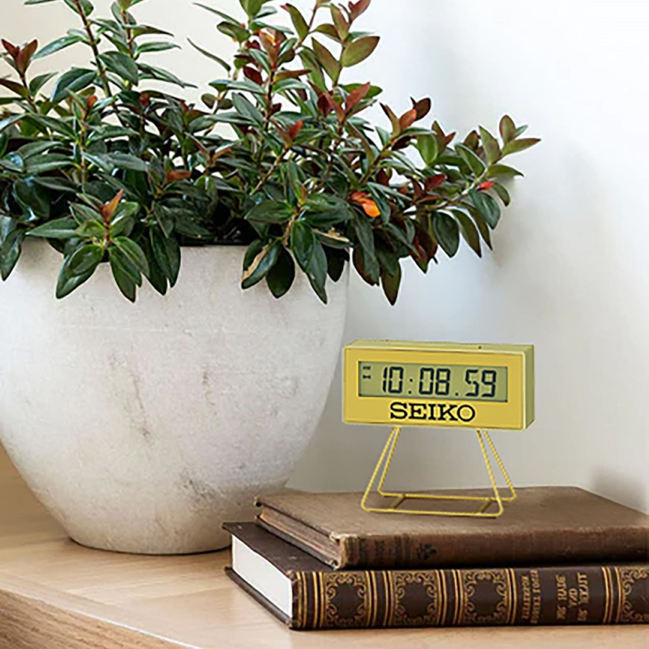 Seiko QHL062YLH Victory Marathon Desk Alarm Clock Yellow