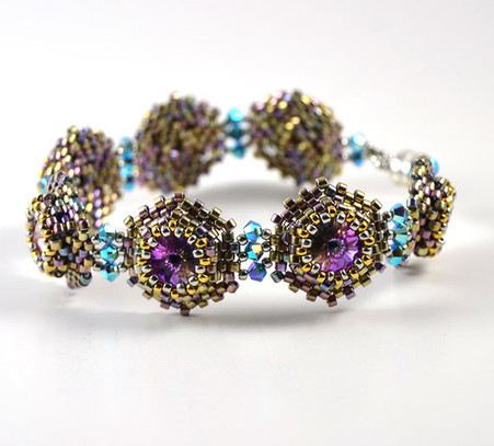 Download Snow Crystals Bracelet Beading Pattern - Liisa Turunen Designs