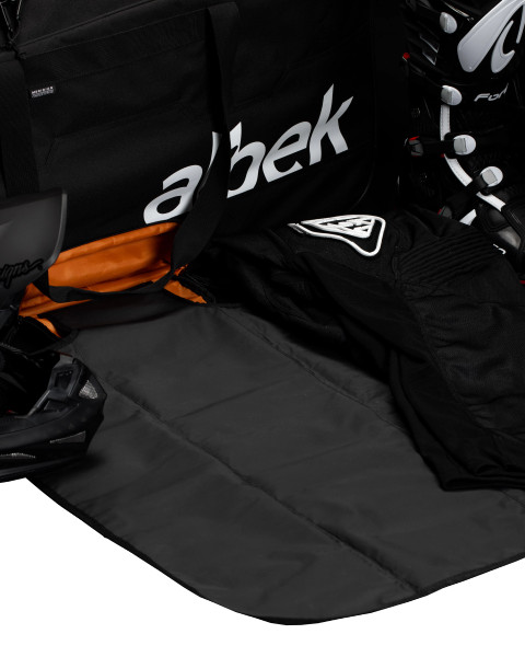 Albek Meridian Wheeled Gear Bag Covert Black