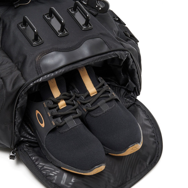 OAKLEY 多機能ブリーフケース sink collection バッグ Amazon.com | Oakley Bathroom Sink Recycled Backpack | Casual