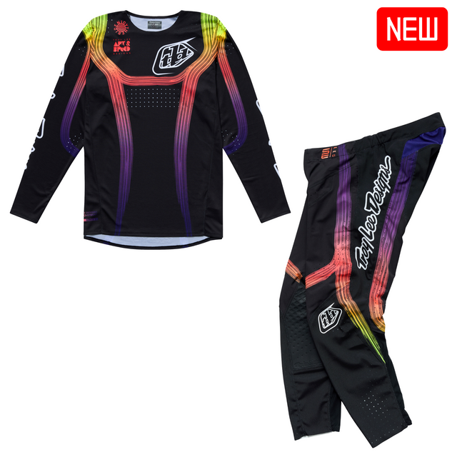 Troy Lee Designs 2025 Fall Se Pro Kit Combo - Stripes Black / Multi Troy Lee Designs 2025 Fall Se Pro Kit Combo - Stripes Black / Multi