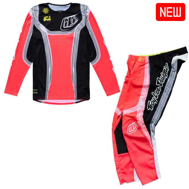 Troy Lee Designs 2025 Fall Se Pro Kit Combo - Stripes Infra Red / Black Troy Lee Designs 2025 Fall Se Pro Kit Combo - Stripes Infra Red / Black