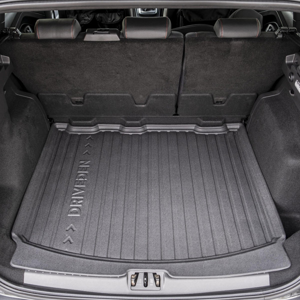 DriveDen rubber boot mat with raised edges installed in Ford Kuga Mk.2 boot