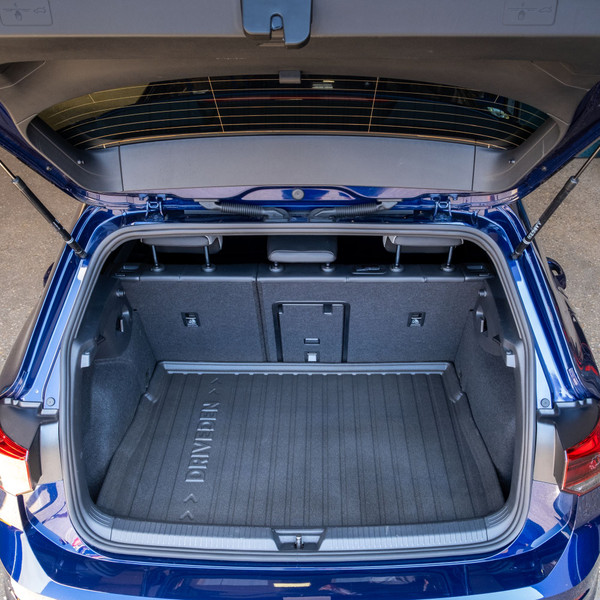 DriveDen Custom-Fit Rubber Boot Mat to fit Volkswagen Golf Hatchback Mk.8 2020 - 2025 (with Raised Variable Height Boot Floor)