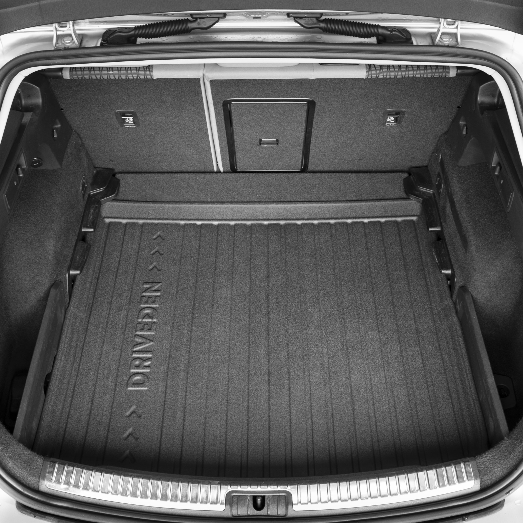 DriveDen Custom-Fit Rubber Boot Mat to fit Seat Leon ST Estate Mk.3 2014 - 2020 (with Lowered Variable Height Boot Floor)