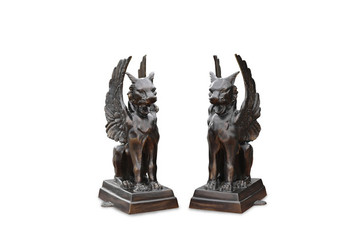 Pair Feline Royal Griffin Metal Garden Statue Aluminum Art for Mythical Gardens Pair Feline Royal Griffin Metal Garden Statue Aluminum Art for Mythical Gardens