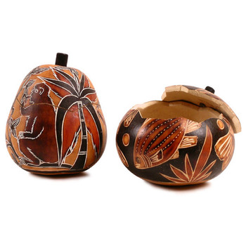 Peruvian Animal Designs Carved Gourd Box with Natural Burned Colors (5") Peruvian Animal Designs Carved Gourd Box with Natural Burned Colors (5")