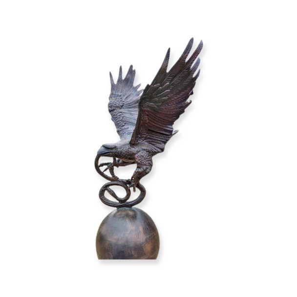 Eagle with Snake Metal Garden Sculpture Aluminum Art for Dynamic Art