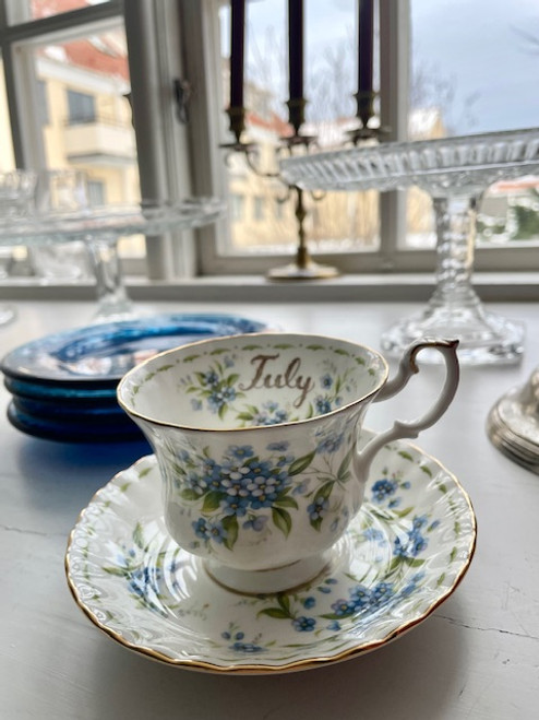 Månadskopp ”July”, Royal Albert