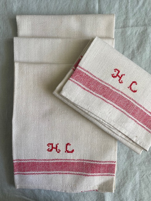 Linnehanddukar med monogram ”HL”, säljes parvis