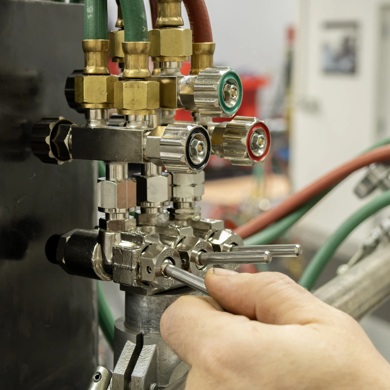 Oxy-Fuel Manifold with Snap Valves | Metering Valve Optional