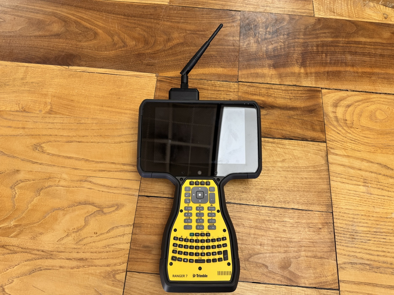 Pre Owned Spectra Ranger 7 w/ Survey Pro (DAD182700959)