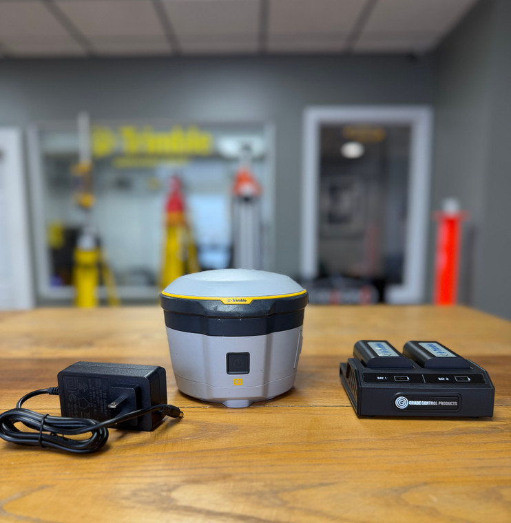 Pre Owned Trimble R2 Sub foot Accuracy (SN:5722S06081)