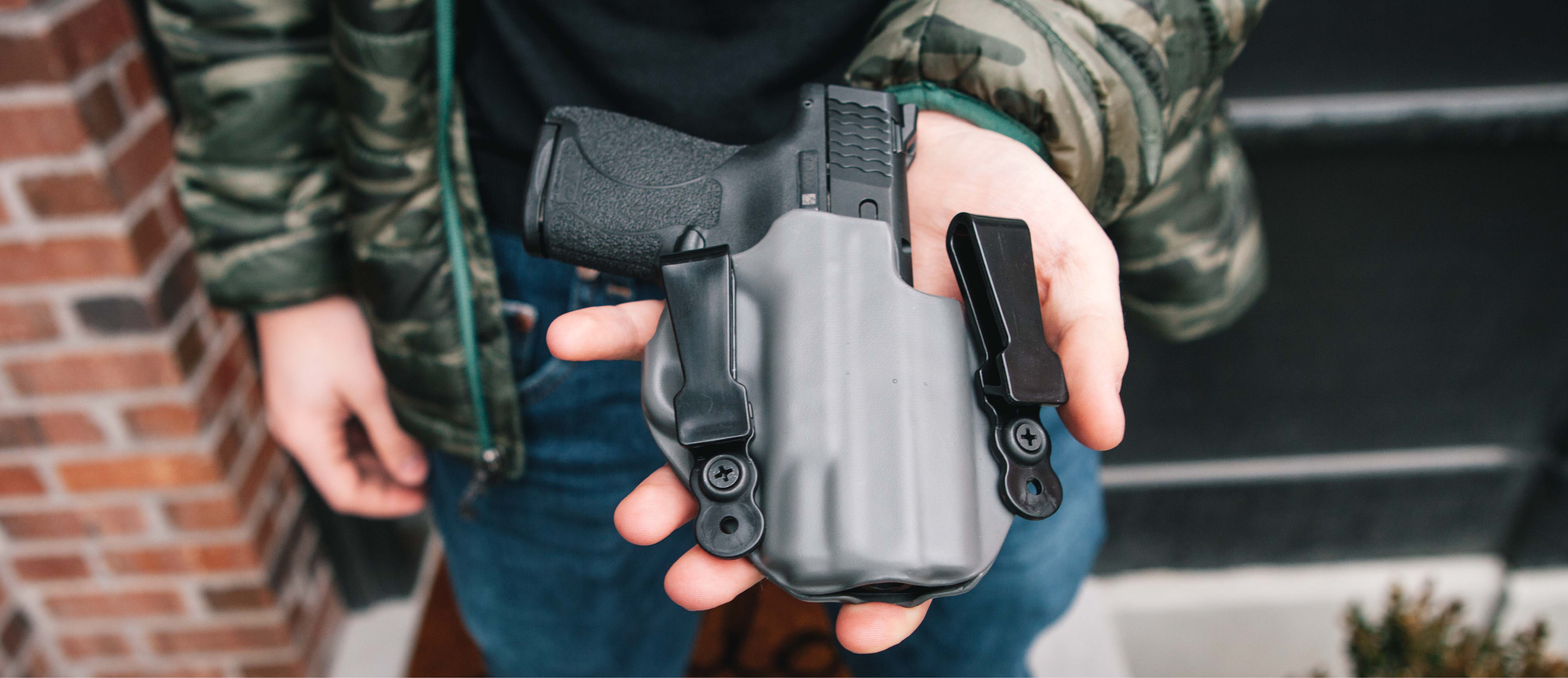 Hybrid IWB Holster. The Cloak Tuck by Alien Gear.