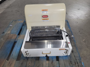 Commercial Bread Slicers, MB 1/2 Bread Slicer