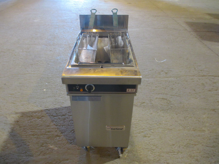 Garland S18SF Sentry Series Range Match 30 lb. Electric Floor Fryer 1Ph 208v