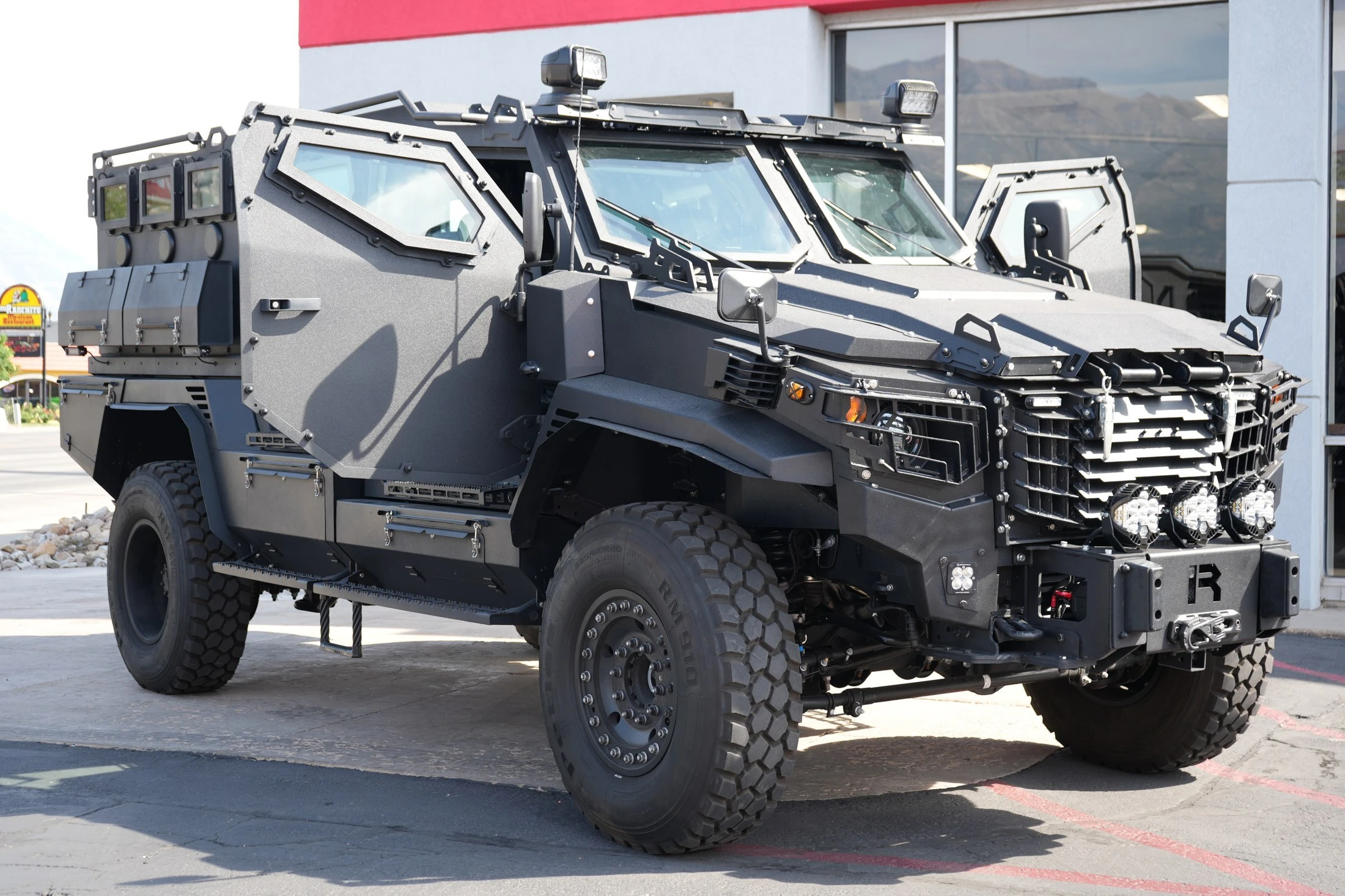 Ready Gunner Renegade APC exterior
