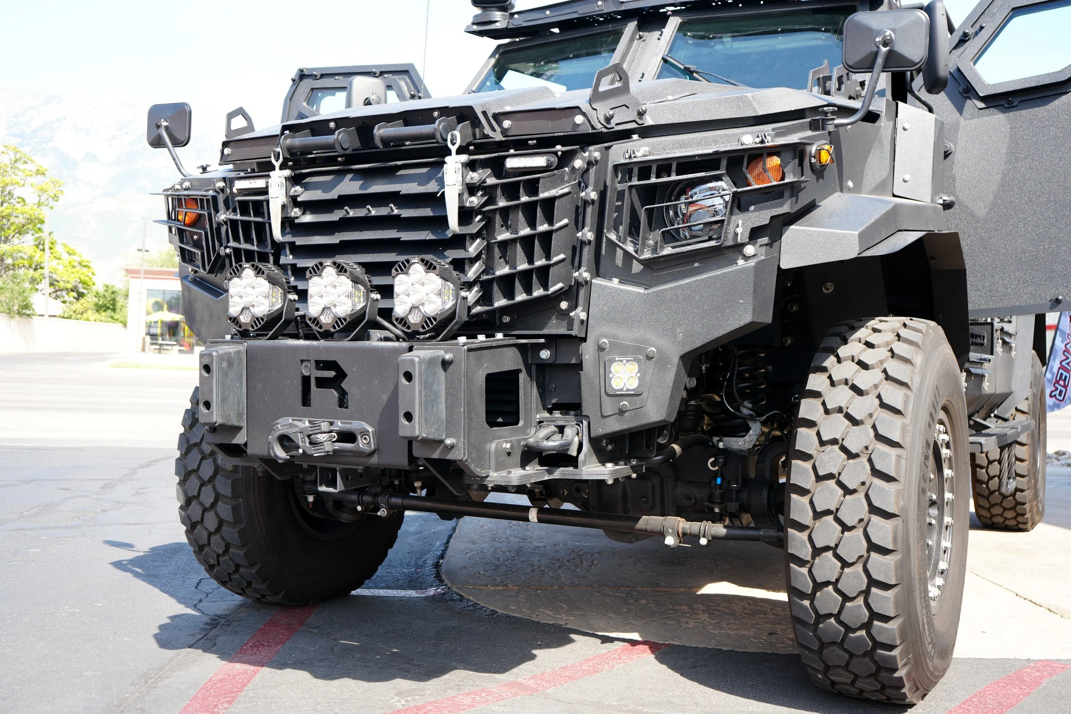 Renegade APC 20000 pound front recovery winch