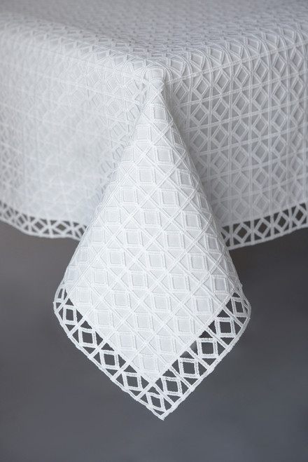 Diamond Lattice Lined Tablecloth