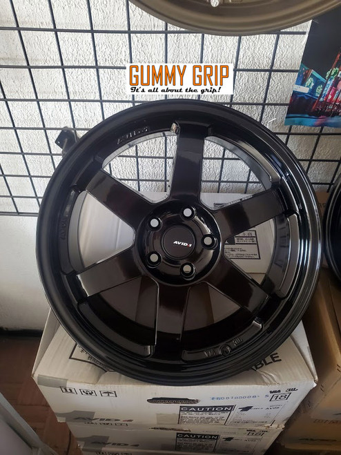 AVID 1 AV06 18x9.5 5X114.3 +38 Gloss Black