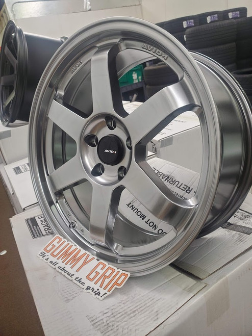 AVID 1 AV06 18x9.5 5X114.3 +38 Hyper Black