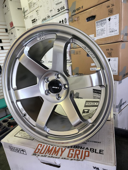 AVID 1 AV06 18x9.5 5X100 +38 Hyper Black
