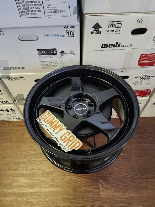 AVID 1 AV42 18x9.5 5x114.3 +35 Gloss Black