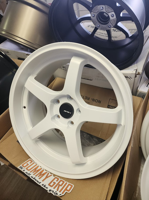 AVID 1 AV28 18x8.5 5x114.3 +35 Matte White