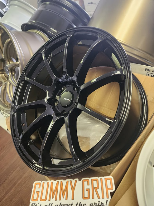 AVID 1 AV27 18x9.5 5x114.3 +38 Gloss Black