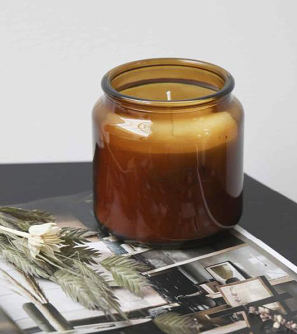 Wellmark Let's Get Cozy Duftkerze mit Zedernholzduft ADLER