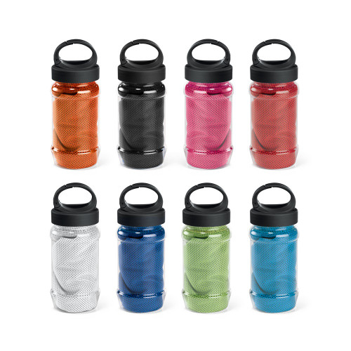 ARTX PLUS. Sports towel made of polyamide and polyester with a bottle (440 mL) made of PP and PET and an integrated carabiner hook on the lid.