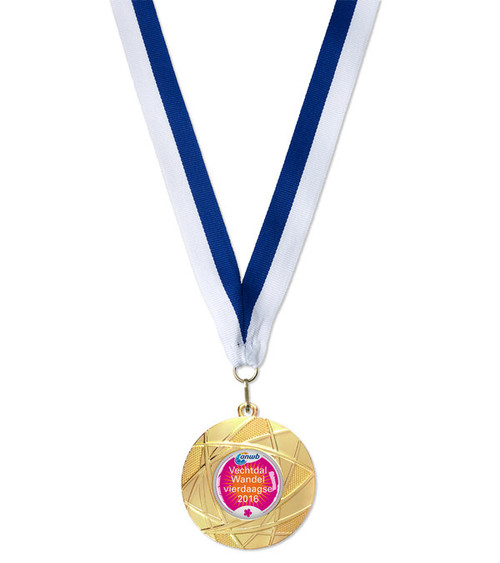 Médaille aspect or au design de fleurs
