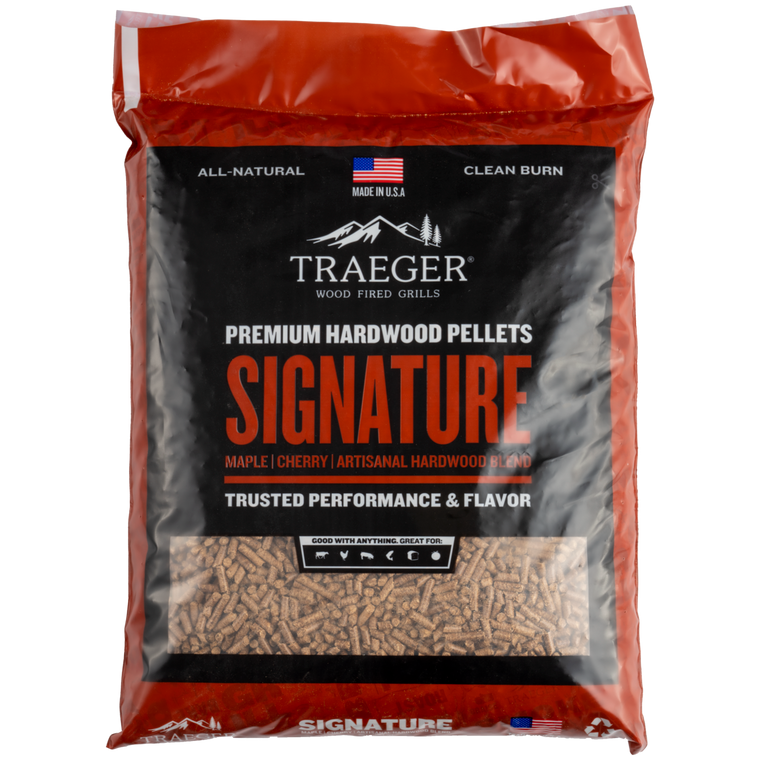 Signature Blend Wood Pellets by Traeger