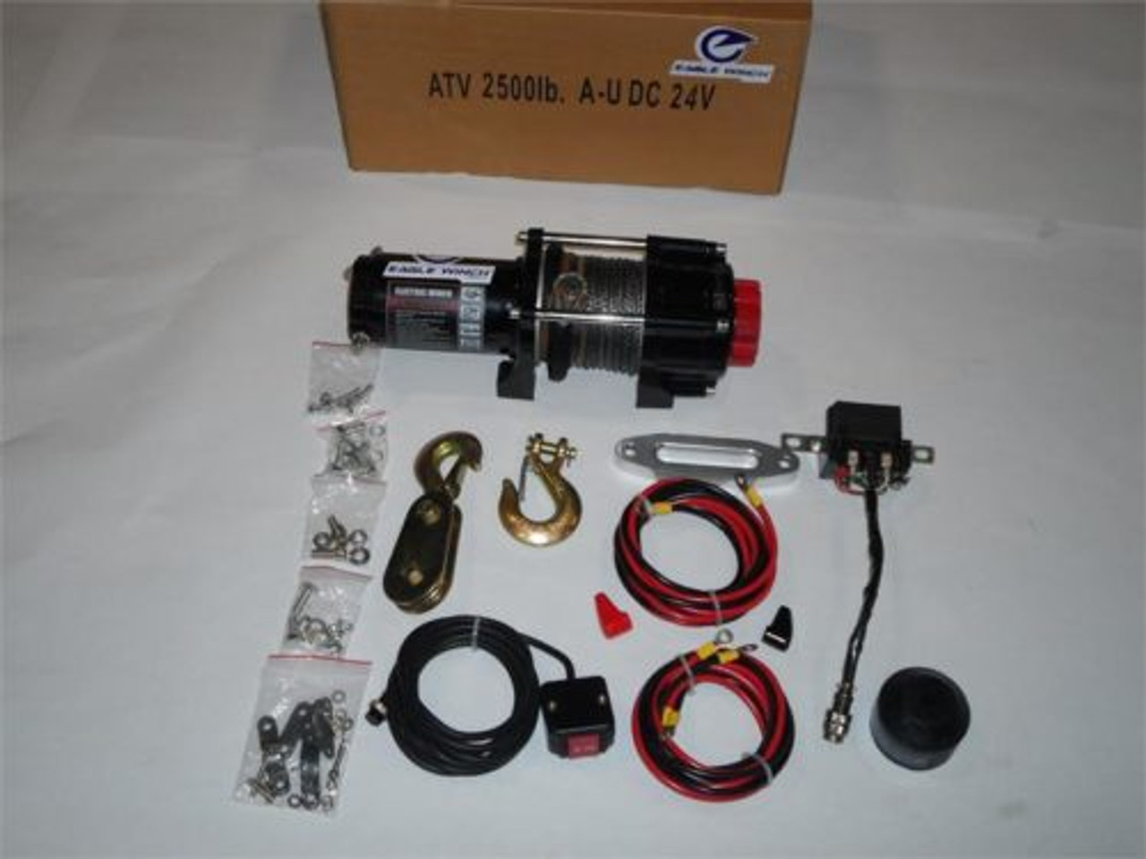 Eagle 2500lb Winch with Rope