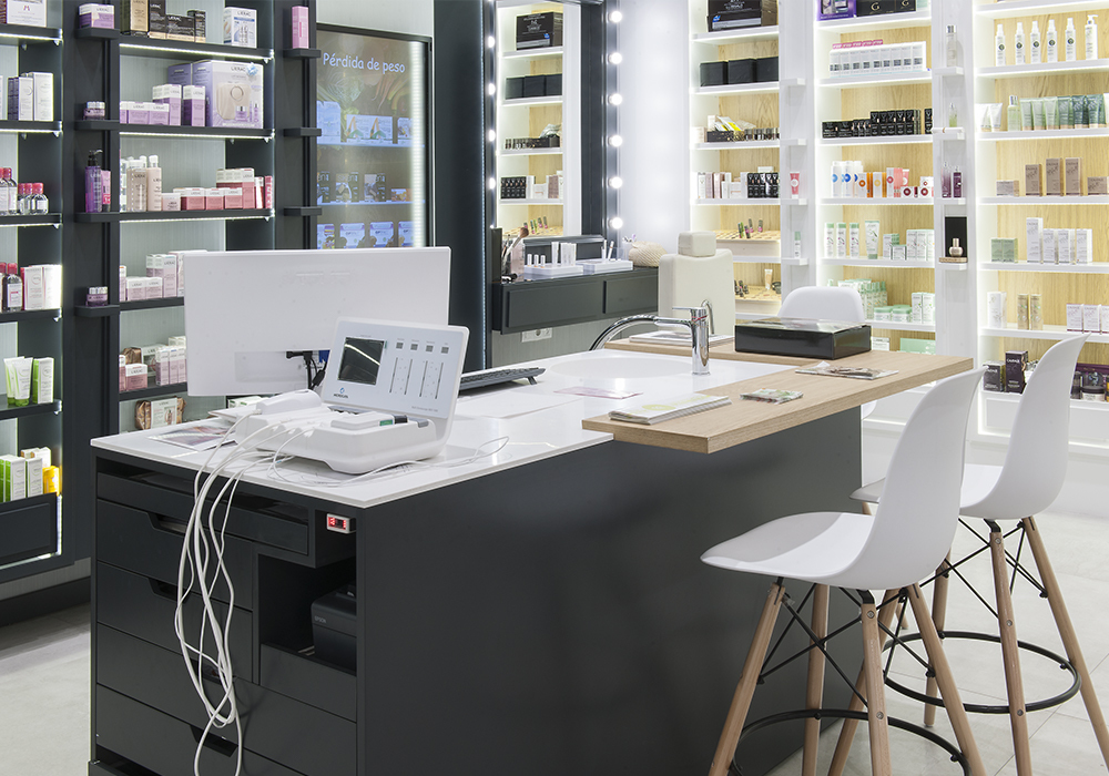 Zona de diagnóstico facial de la Farmacia Provenza 156 en Barcelona
