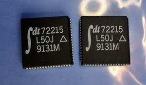 Lot of 2x IDT72215LB50J 512x8 Synchronous Serial-to-Parallel FIFO PLCC-68 IC