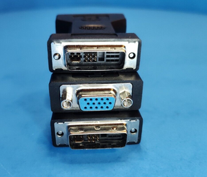 Lot of 3 x 11-Pin DVI-A Analog Male to HD15 VGA/SVGA Female Video Adapter *READ* Lot of 3 x 11-Pin DVI-A Analog Male to HD15 VGA/SVGA Female Video Adapter *READ*