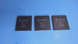 Lot of 3x Xilinx XC3042-100PC84C FPGA 3K Gates 144 Cells 100MHz 5V PLCC-84 Chip